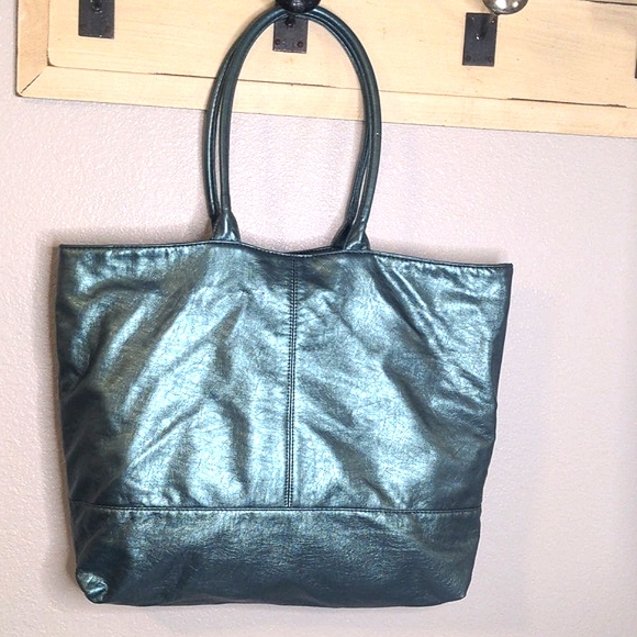 Saks Fifth Avenue Handbags - Saks Fifth Ave metallic teal blue tote Xlarge beach travel overnight bag EUC